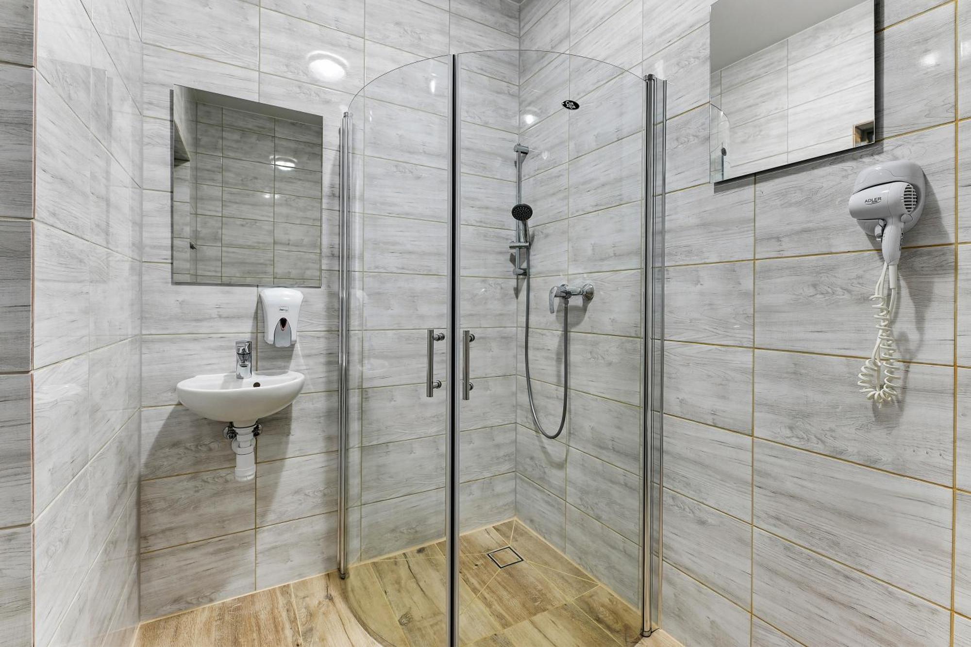 Bed and Breakfast Mile Gdansk Airport & Parking Dlugoterminowy Exterior foto